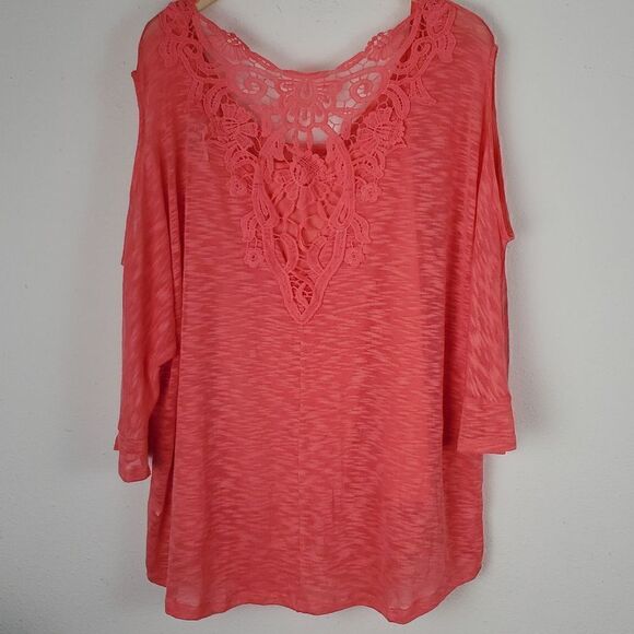 BB Boutique Layered Top with Lace. Size 3xl - Picture 1 of 8